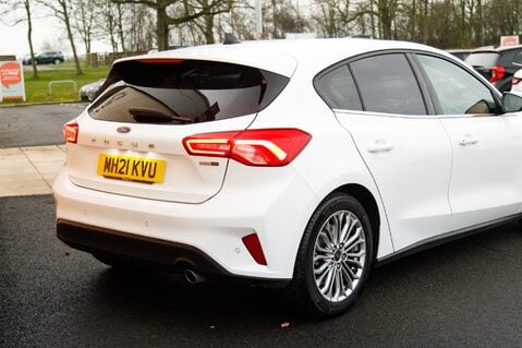 Ford Focus TITANIUM X EDITION MHEV 8