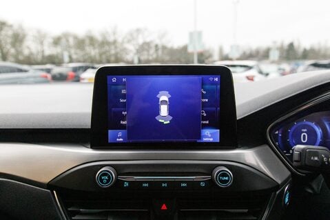 Ford Focus TITANIUM X EDITION MHEV 26