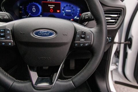 Ford Focus TITANIUM X EDITION MHEV 19