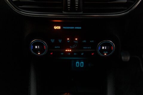 Ford Focus TITANIUM X EDITION MHEV 32