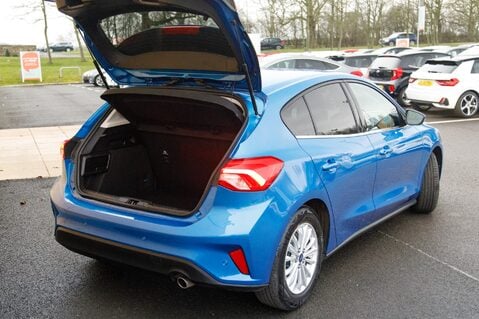 Ford Focus TITANIUM 36