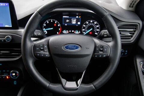 Ford Focus TITANIUM 20