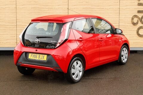 Toyota Aygo VVT-I X-PLAY 2