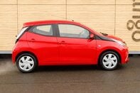 Toyota Aygo VVT-I X-PLAY 12