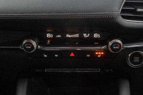 Mazda 3 SPORT LUX MHEV 34