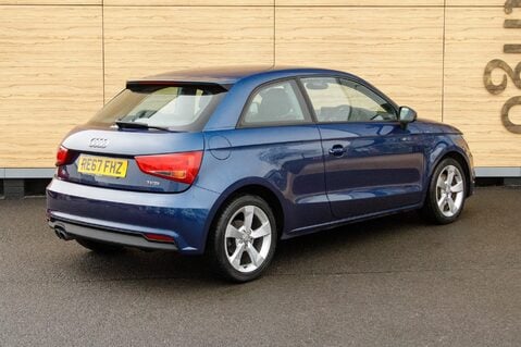 Audi A1 TFSI SPORT 2