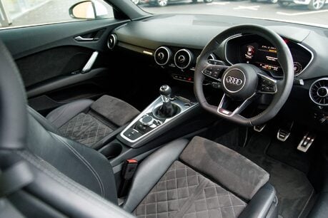 Audi TT TFSI S LINE