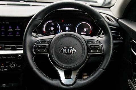 Kia Niro 4 PLUS 21