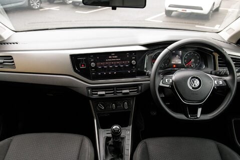 Volkswagen Polo SE EVO 3