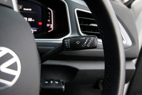 Volkswagen T-Roc STYLE TSI DSG 17