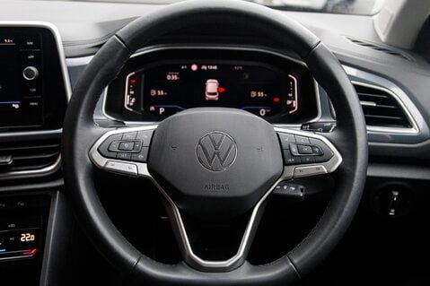 Volkswagen T-Roc STYLE TSI DSG 20