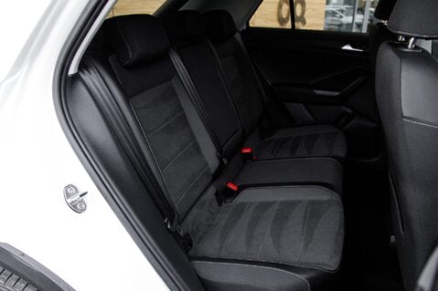 Volkswagen T-Roc STYLE TSI DSG 37