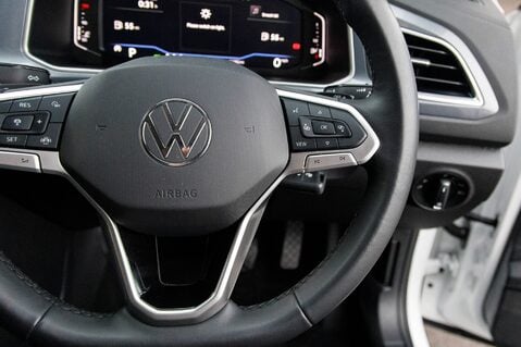 Volkswagen T-Roc STYLE TSI DSG 19