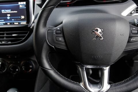 Peugeot 208 PURETECH S/S ALLURE 18