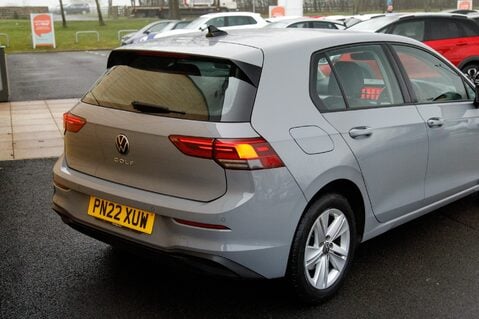 Volkswagen Golf LIFE TSI 8