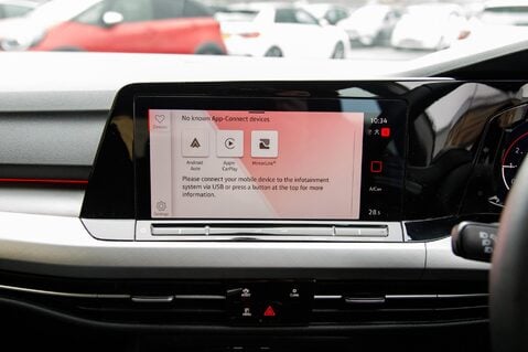 Volkswagen Golf LIFE TSI 25