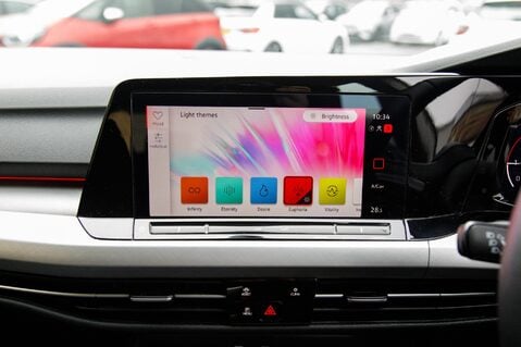 Volkswagen Golf LIFE TSI 26