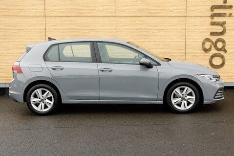 Volkswagen Golf LIFE TSI 12