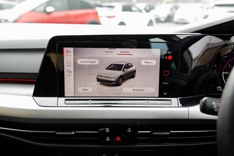 Volkswagen Golf LIFE TSI 24