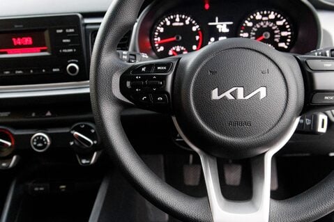 Kia Rio 1 18