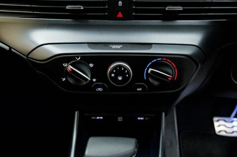 Hyundai BAYON T-GDI SE CONNECT DCT MHEV 32