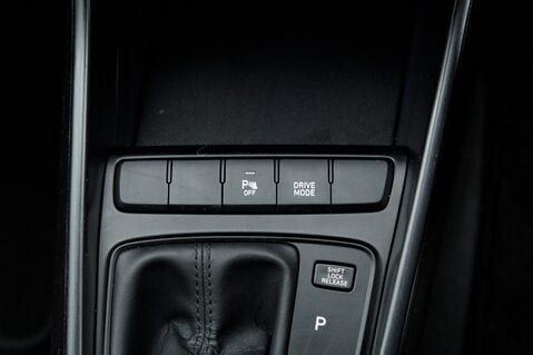 Hyundai BAYON T-GDI SE CONNECT DCT MHEV 31