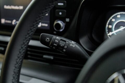 Hyundai BAYON T-GDI SE CONNECT DCT MHEV 16