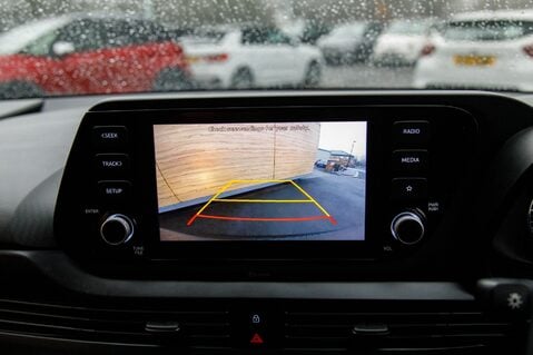 Hyundai BAYON T-GDI SE CONNECT DCT MHEV 28