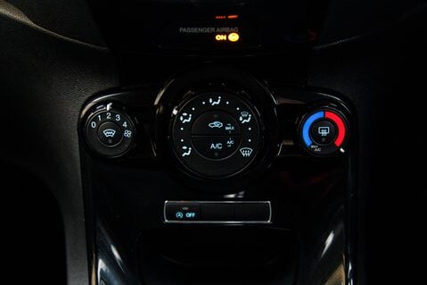 Ford Fiesta ZETEC 31