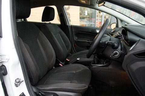 Ford Fiesta ZETEC 29