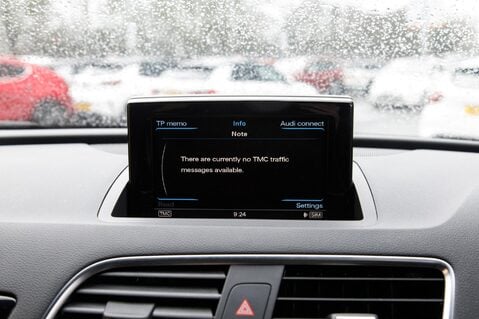 Audi Q3 TFSI BLACK EDITION 30