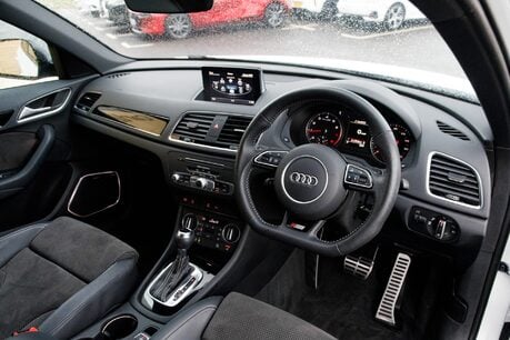 Audi Q3 TFSI BLACK EDITION