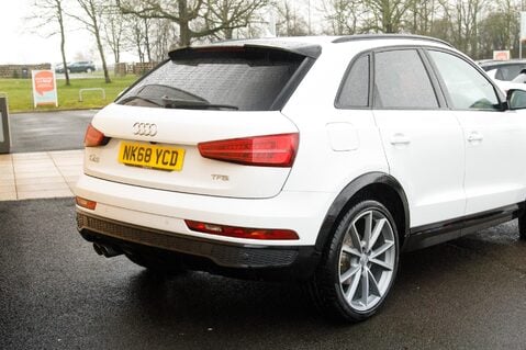 Audi Q3 TFSI BLACK EDITION 8