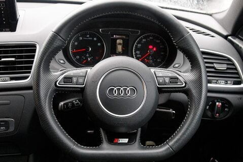 Audi Q3 TFSI BLACK EDITION 22