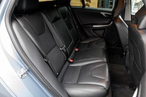 Volvo V60 D3 SE LUX NAV 31