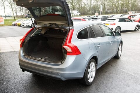 Volvo V60 D3 SE LUX NAV 32