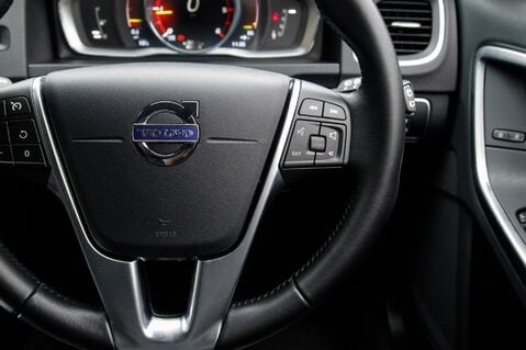 Volvo V60 D3 SE LUX NAV 19
