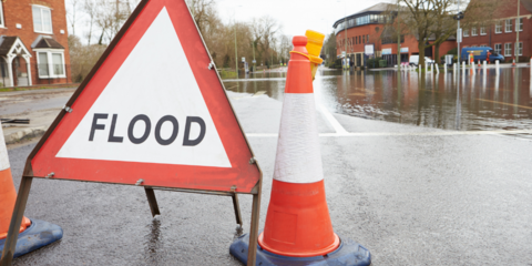 Top Tips for Driving in Rain and Flooding 