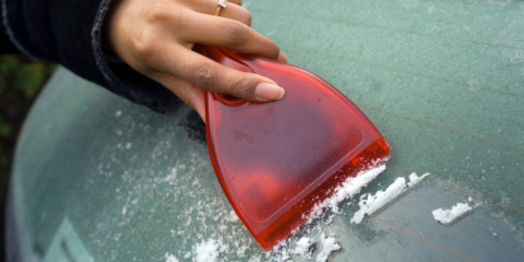 How to Safely Defrost Your Car Windscreen 