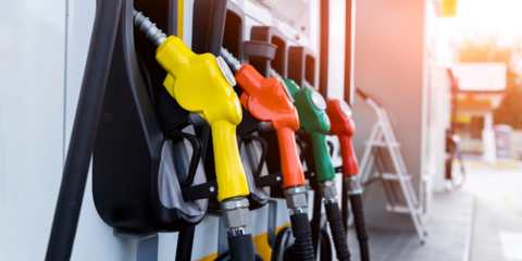 Saving at the Pumps: UK Driving Tips for Better Fuel Efficiency 