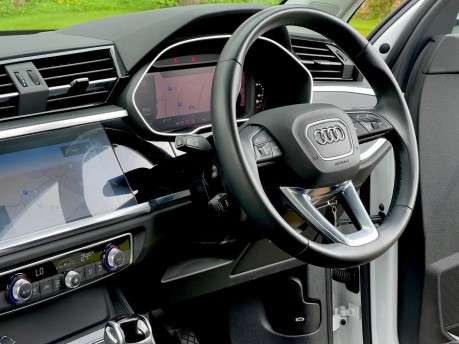 Audi Q3 TDI TECHNIK 5