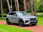 Jaguar F-Pace R-DYNAMIC S 1