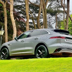 Jaguar F-Pace R-DYNAMIC S 1