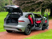 Jaguar F-Pace R-DYNAMIC S 37