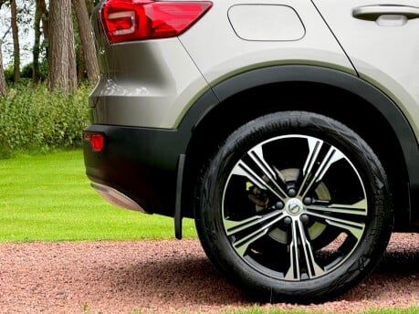 Volvo XC40 T3 INSCRIPTION PRO 32