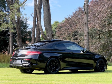 Mercedes-Benz C Class AMG C 63 PREMIUM 9