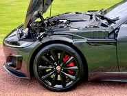 Jaguar F-Type V8 R 6