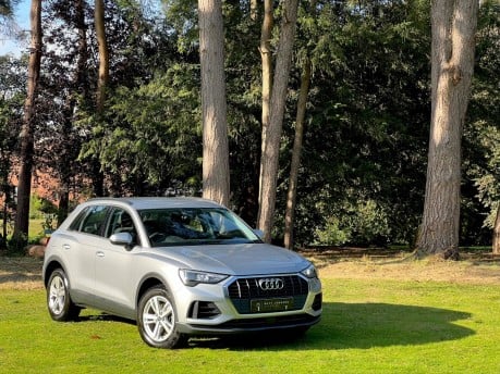 Audi Q3 TFSI TECHNIK MHEV 35