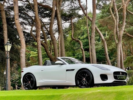 Jaguar F-Type V6 R-DYNAMIC AWD 9