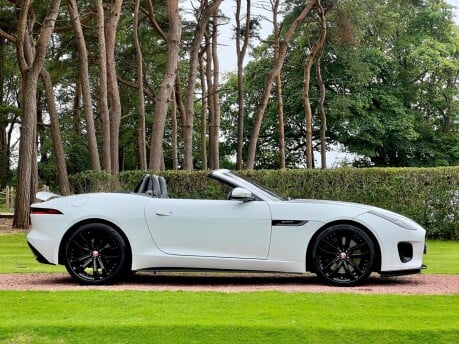 Jaguar F-Type V6 R-DYNAMIC AWD 21